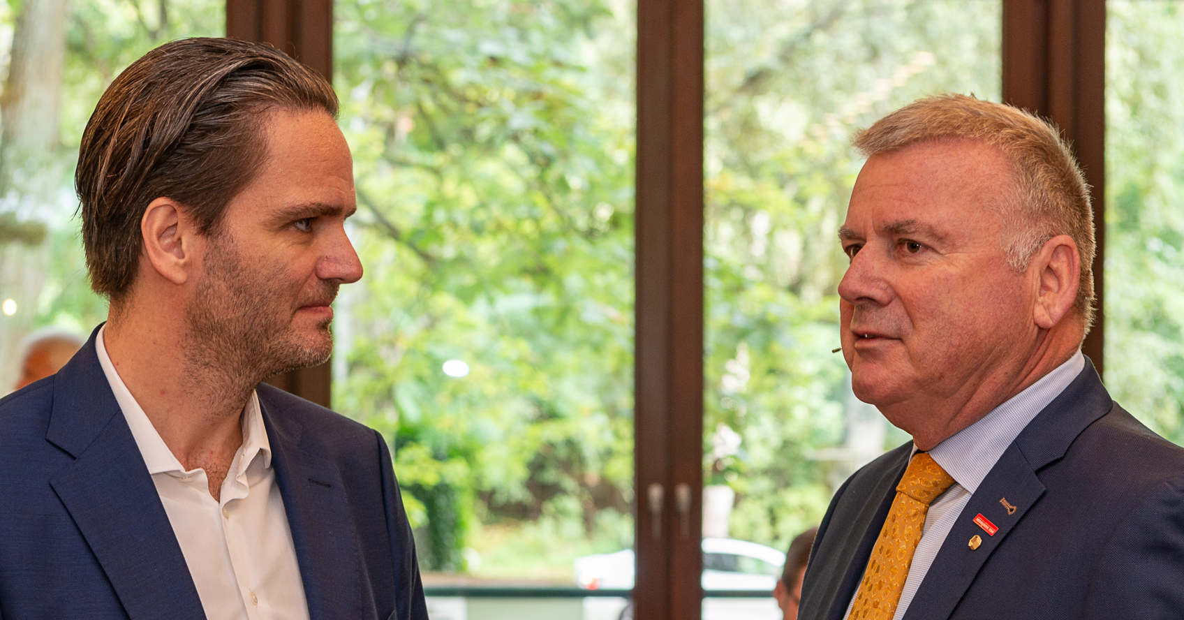 Autor und Couch Peter Holzmann mit Verbandspräsident Friedrich Eberhard